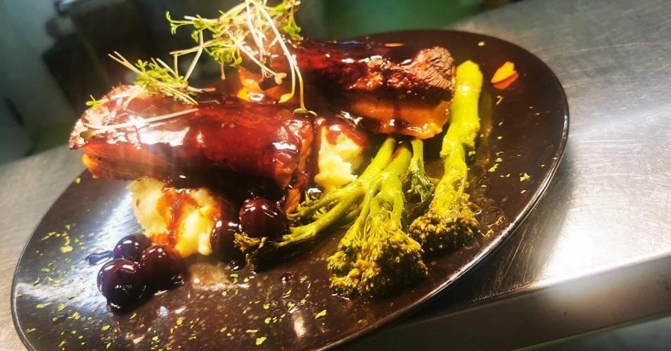 The Copper Still Bar Restaurant & Boutique Rooms Dromod ภายนอก รูปภาพ